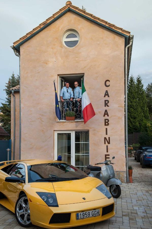 Casa Dei Carabinieri Hotell Merchweiler Eksteriør bilde
